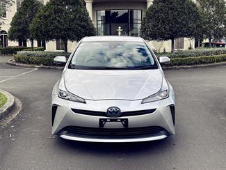 2019 Toyota PRIUS - Thumbnail