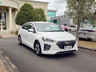 2022 Hyundai Ioniq - Thumbnail