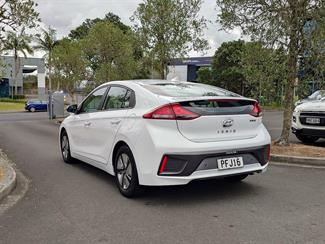 2022 Hyundai Ioniq - Thumbnail