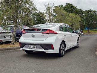 2022 Hyundai Ioniq - Thumbnail