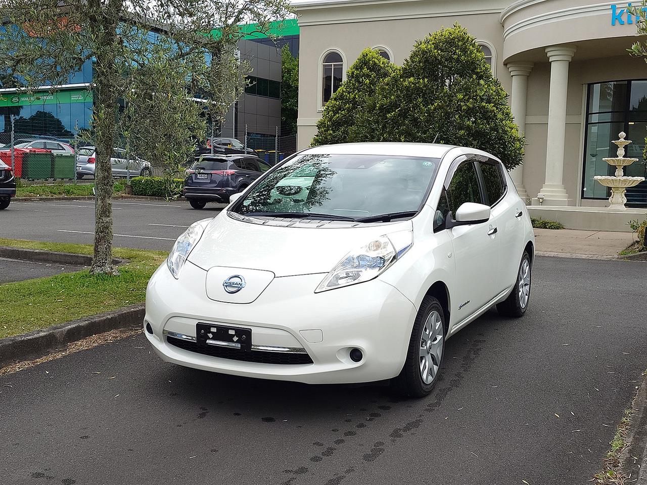 2016 Nissan LEAF