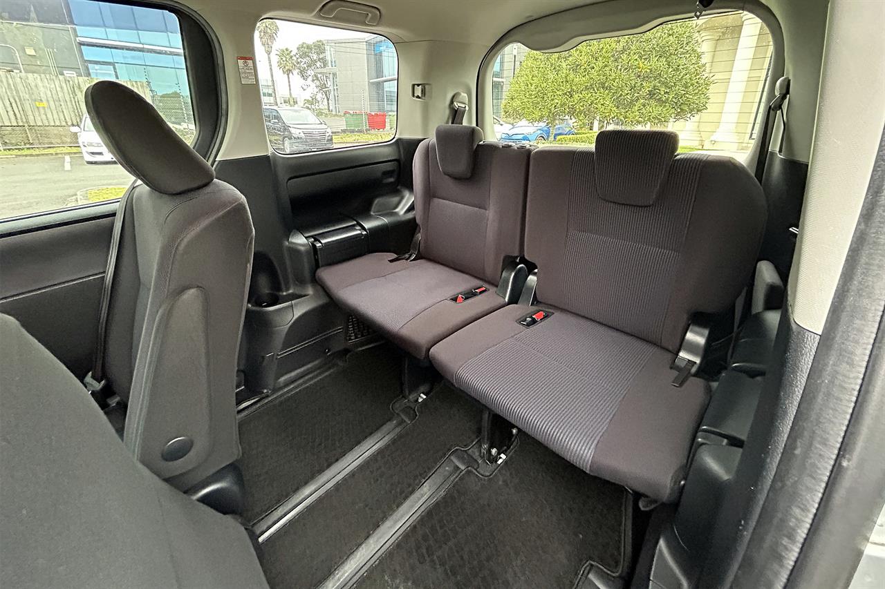 2016 Toyota NOAH