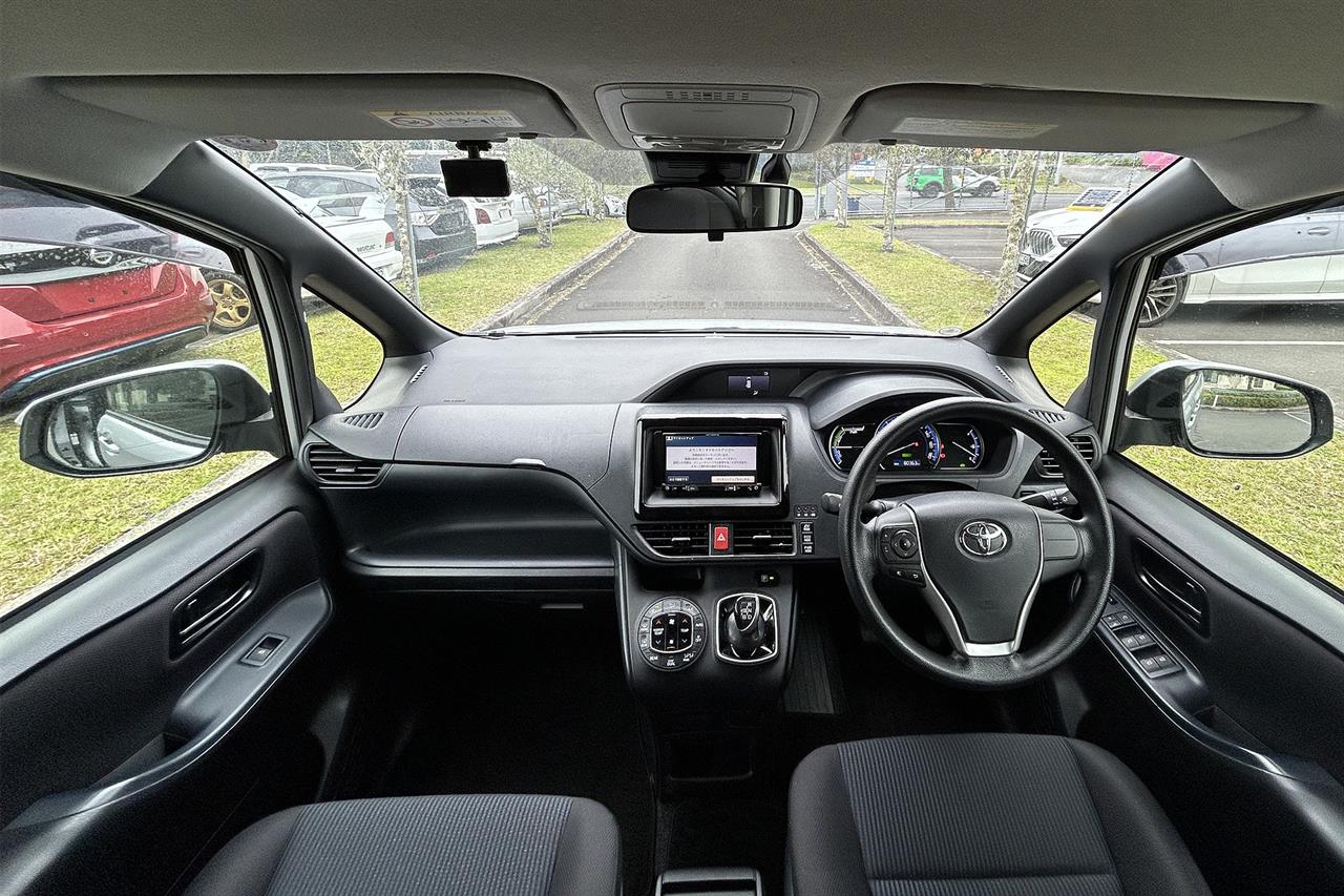 2016 Toyota NOAH