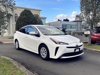 2019 Toyota PRIUS - Thumbnail