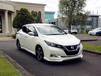 2018 Nissan LEAF - Thumbnail