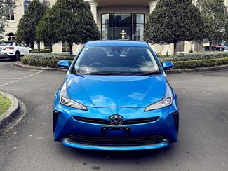 2019 Toyota PRIUS - Thumbnail