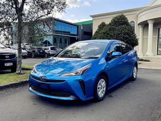 2019 Toyota PRIUS - Thumbnail