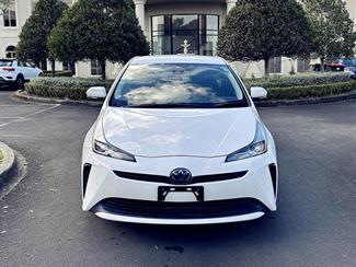 2019 Toyota PRIUS - Thumbnail