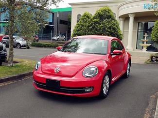 2013 Volkswagen Beetle - Thumbnail