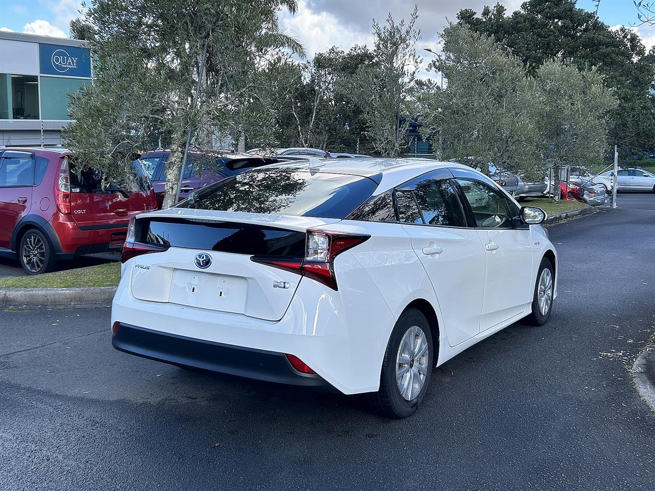 2019 Toyota PRIUS