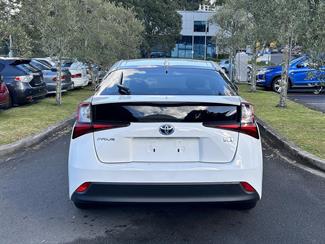 2019 Toyota PRIUS - Thumbnail